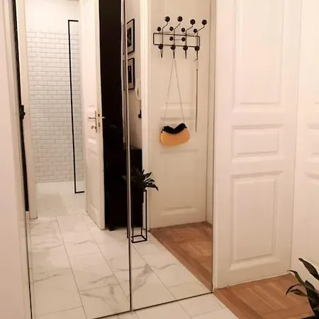 Apartament Simona's Old Town / Free Parking *