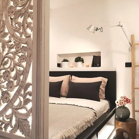 Simona's Old Town / Free Parking Apartment