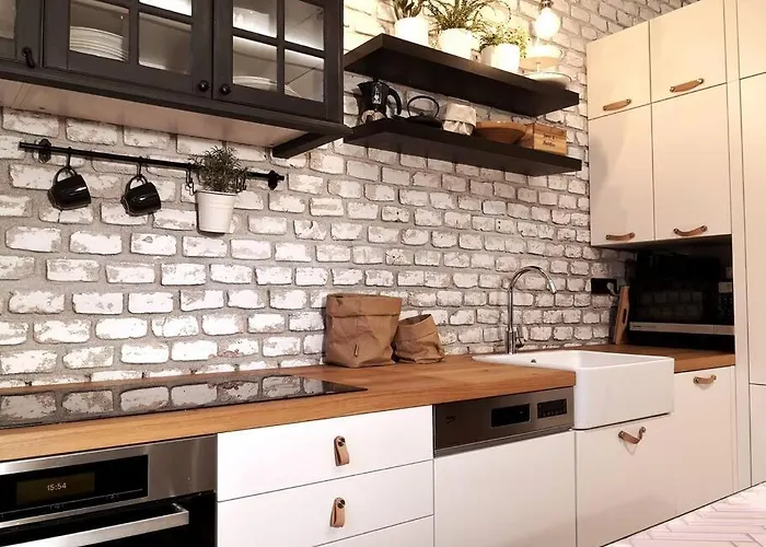 Simona's Old Town / Free Parking