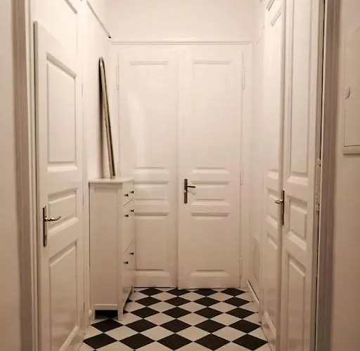 شقة Simona's Old Town / Free Parking