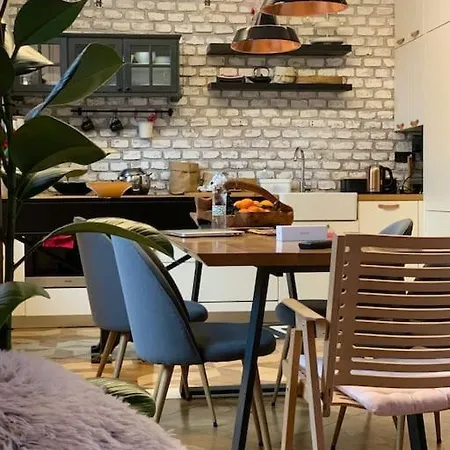 Simona's Old Town / Free Parking Apartment *