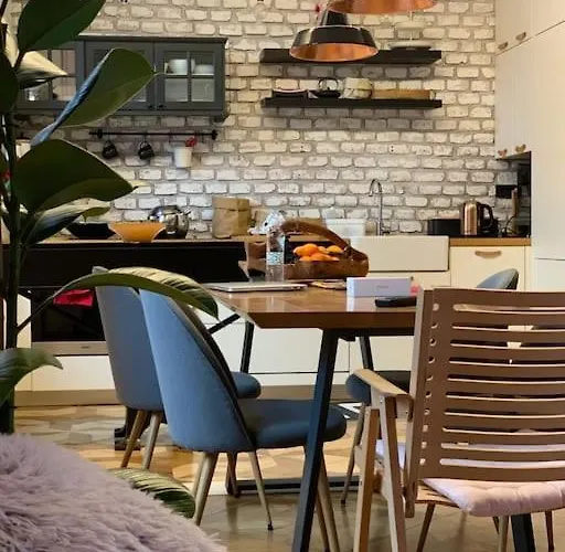 Simona's Old Town / Free Parking Апартаменты *